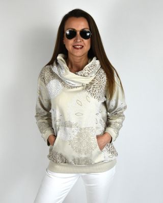 ✨ Oblíbené mikiny jsou opět SKLADEM ✨ 🛍👉 https://www.darefashion.cz/bezova-mikina-s-potiskem-a-kapuci-megi-b1303/...